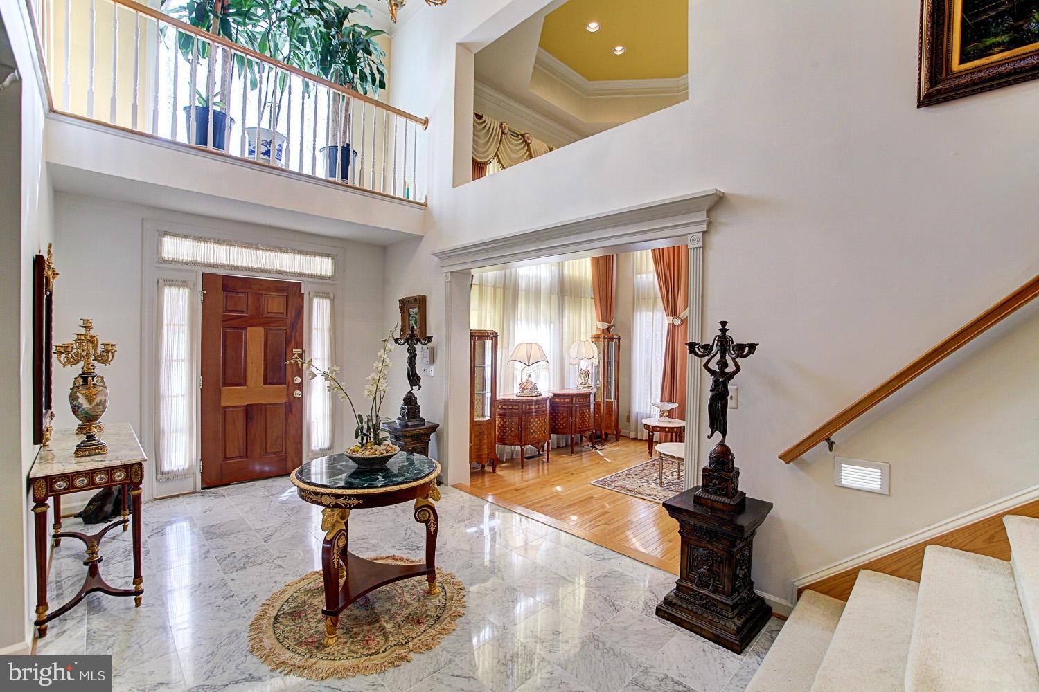 2102 Arrowleaf Drive Vienna, VA 22182 - Photo 2 of 29 Foyer