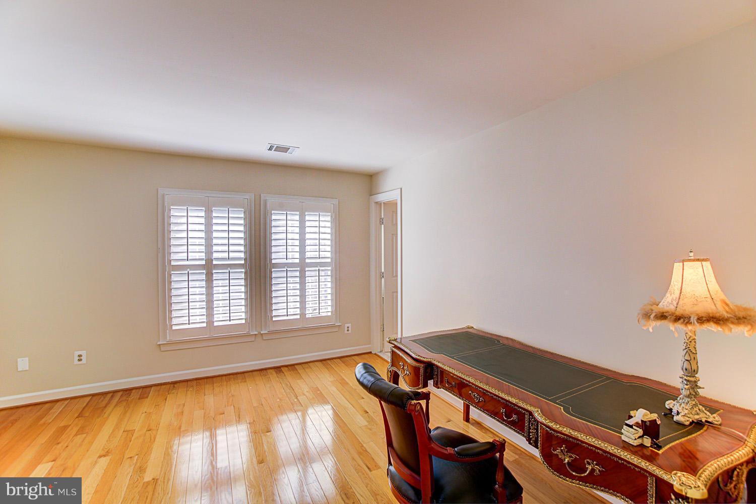 2102 Arrowleaf Drive Vienna, VA 22182 - Photo 24 of 29 Bedroom