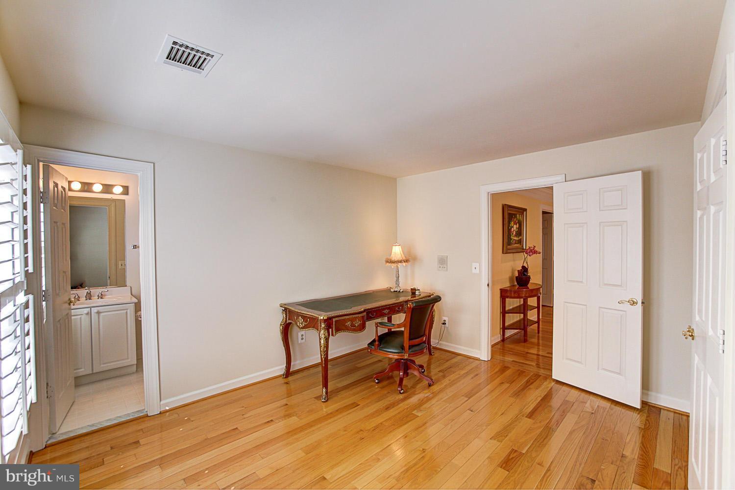 2102 Arrowleaf Drive Vienna, VA 22182 - Photo 25 of 29 Bedroom