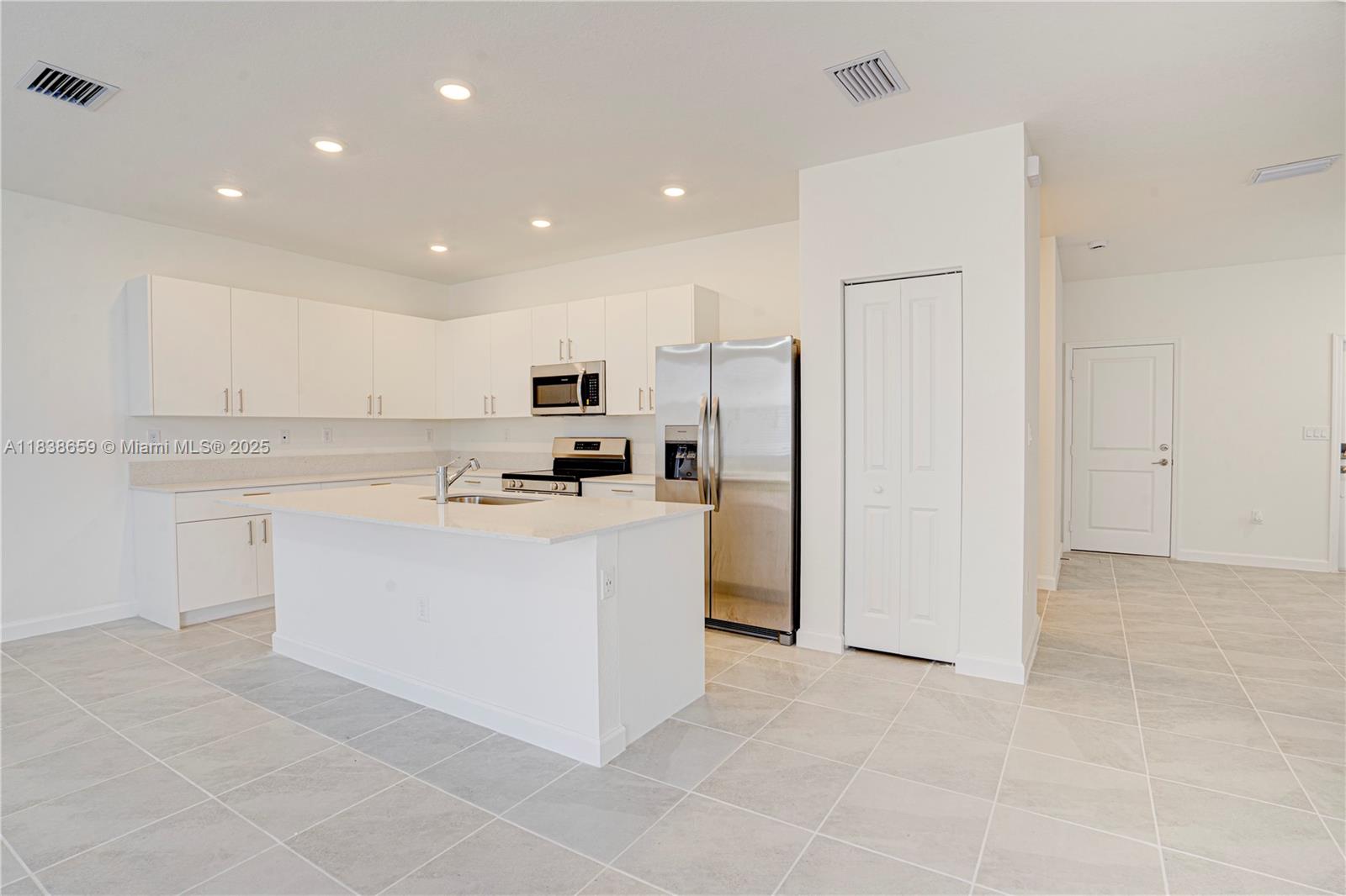 Homestead Homestead, FL 33035 - Photo 3 of 28