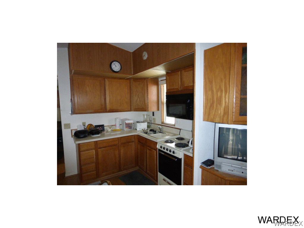 2000 Ramar Road, Unit 274 Bullhead City, AZ 86442 - Photo 5 of 16 Open Kitchen