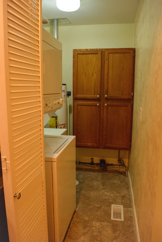 53 Sierra Road Montgomery, IL 60538 - Photo 10 of 25 a bathroom with a sink