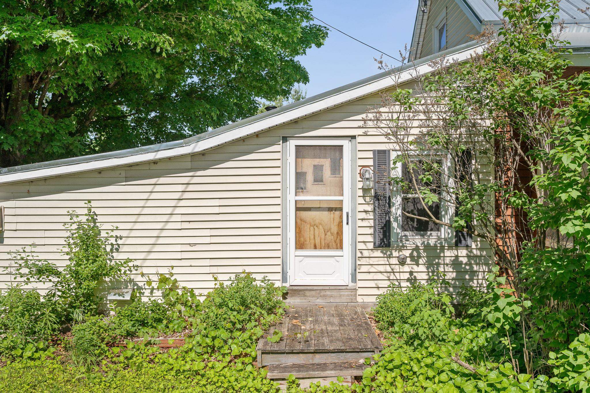 779 Brigham Road St. Albans Town, VT 05478 - Photo 4 of 44