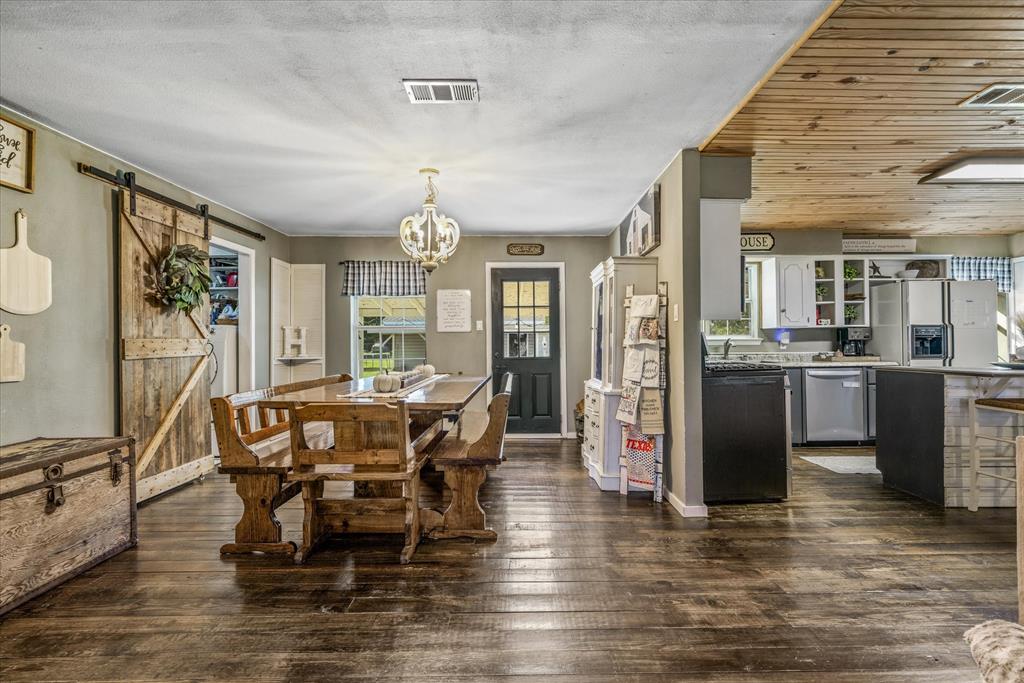 204 Southridge Road Edgewood, TX 75117 - Photo 13 of 36