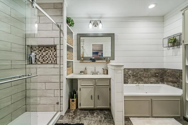 $379,900 | 204 Southridge Road, Edgewood, TX 75117