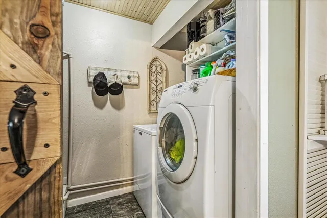 $379,900 | 204 Southridge Road, Edgewood, TX 75117