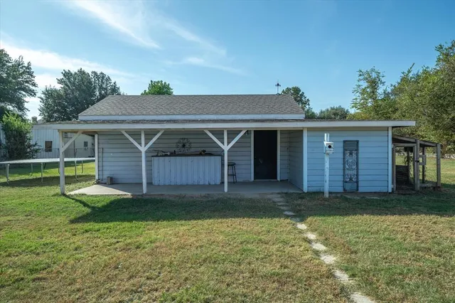 $379,900 | 204 Southridge Road, Edgewood, TX 75117