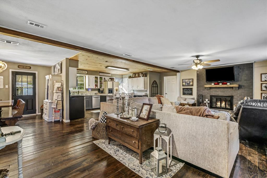 204 Southridge Road Edgewood, TX 75117 - Photo 7 of 36