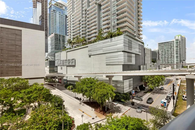 $2,275 | 31 Southeast 6th Street, Unit 705, Miami, FL 33131