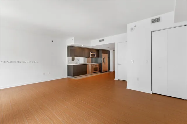 $2,275 | 31 Southeast 6th Street, Unit 705, Miami, FL 33131