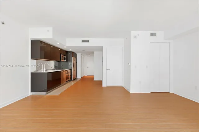 $2,275 | 31 Southeast 6th Street, Unit 705, Miami, FL 33131