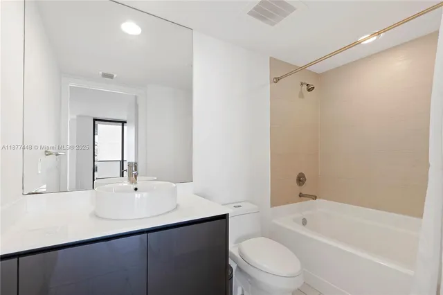 $2,275 | 31 Southeast 6th Street, Unit 705, Miami, FL 33131