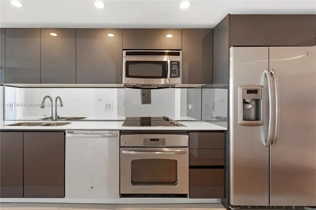 $2,275 | 31 Southeast 6th Street, Unit 705, Miami, FL 33131