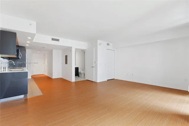 $2,275 | 31 Southeast 6th Street, Unit 705, Miami, FL 33131