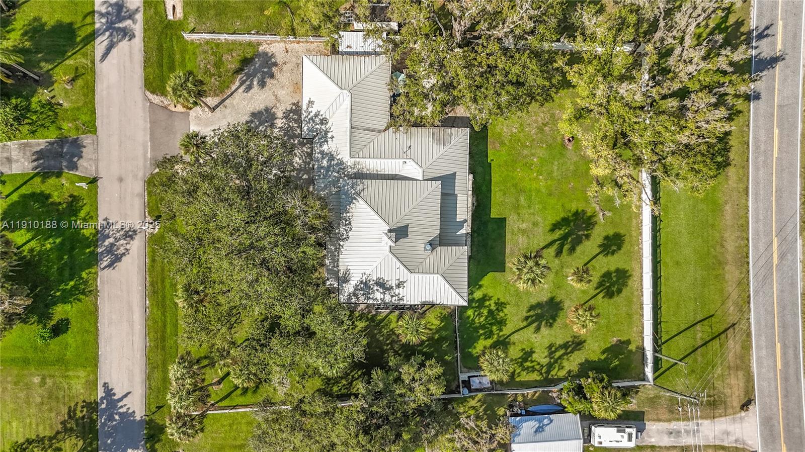 3144 Shell Lane LaBelle, FL 33935 - Photo 67 of 69 an aerial view of a residential houses with yard
