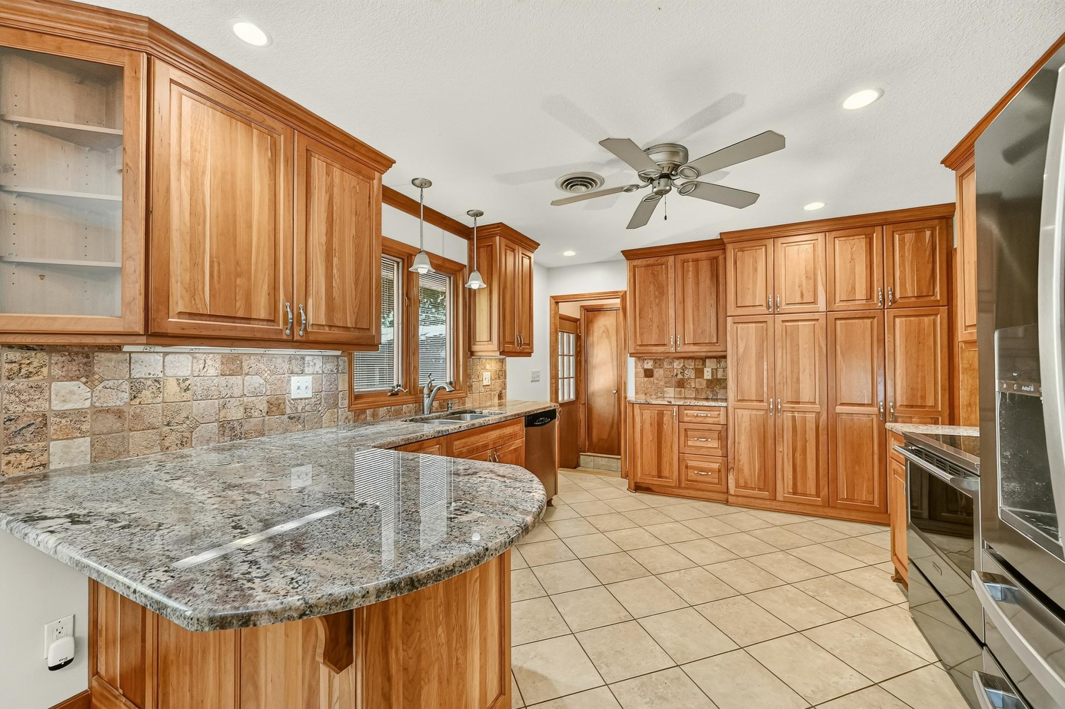 523 21st Street Northeast Rochester, MN 55906 - Photo 9 of 42
