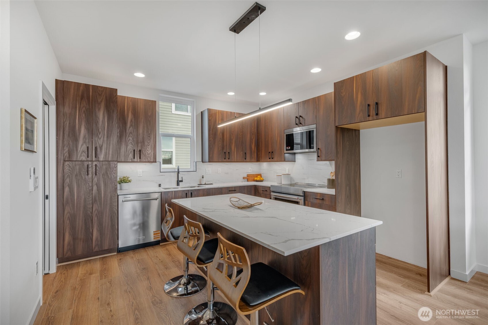 3014 Northwest 56th Street Seattle, WA 98107 - Photo 5 of 21