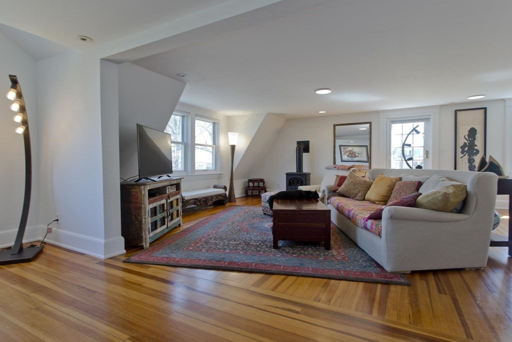 88 Round Hill Road, Unit 3 Northampton, MA 01060 - Photo 11 of 39 Gallery Image 11