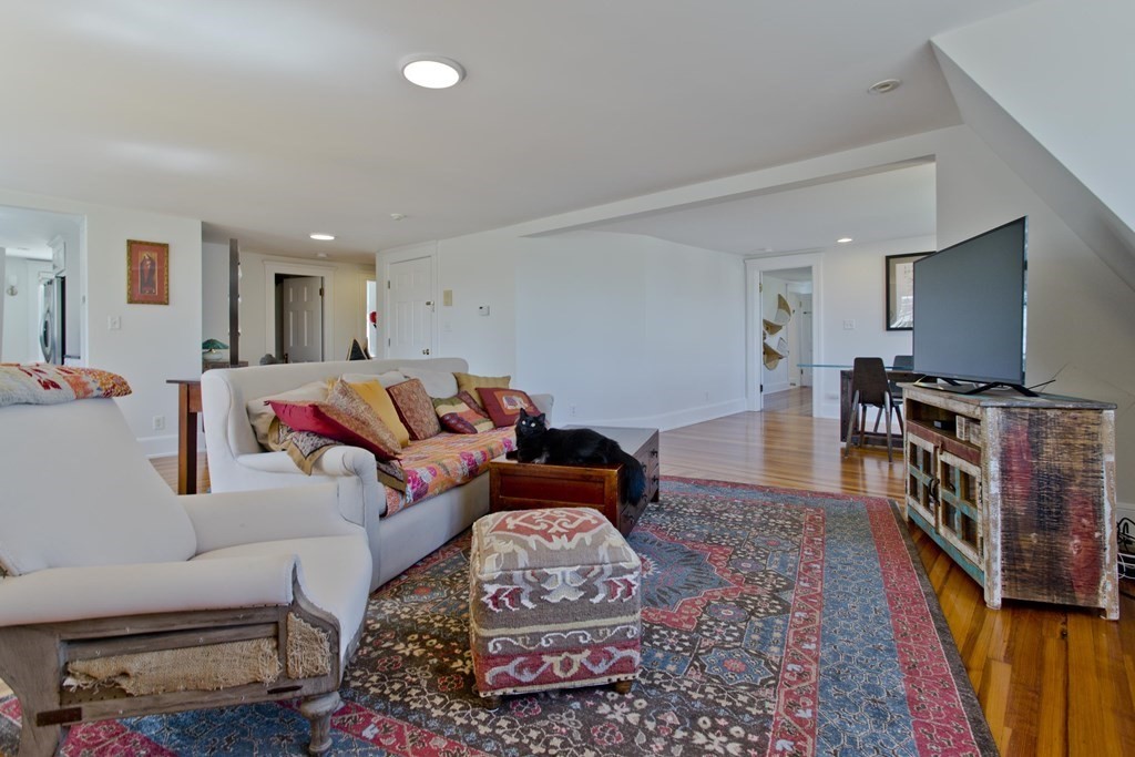88 Round Hill Road, Unit 3 Northampton, MA 01060 - Photo 12 of 39 Gallery Image 12