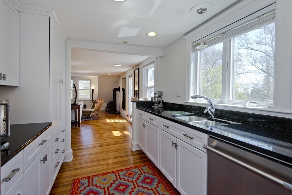 88 Round Hill Road, Unit 3 Northampton, MA 01060 - Photo 16 of 39 Gallery Image 16