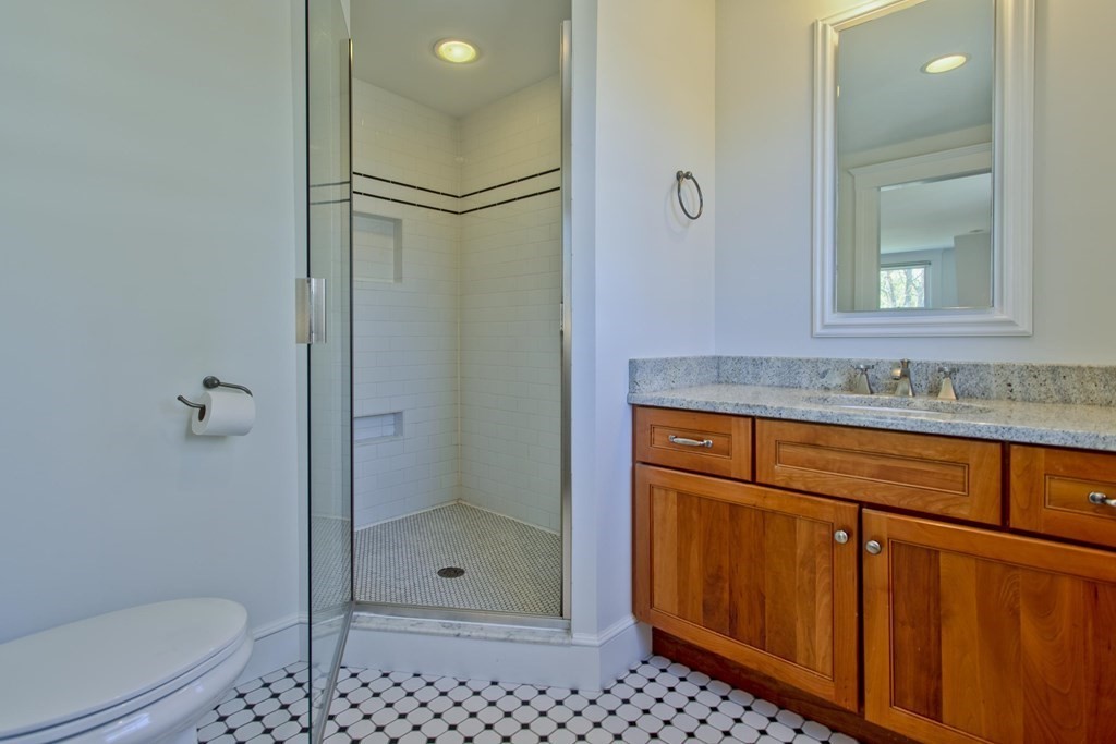 88 Round Hill Road, Unit 3 Northampton, MA 01060 - Photo 26 of 39 Gallery Image 26