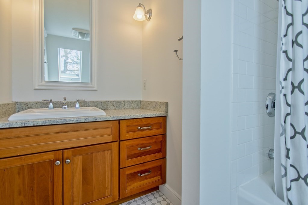 88 Round Hill Road, Unit 3 Northampton, MA 01060 - Photo 31 of 39 Gallery Image 31