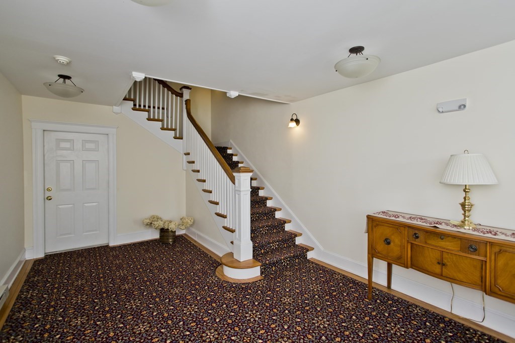 88 Round Hill Road, Unit 3 Northampton, MA 01060 - Photo 38 of 39 Gallery Image 38