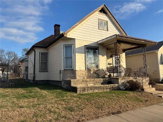 $100,000 | 2121 South 10th Street, St. Joseph, MO 64503