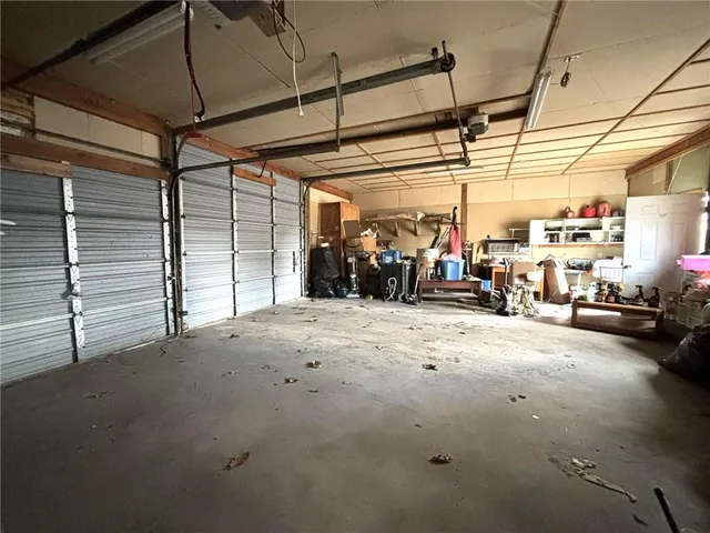 $100,000 | 2121 South 10th Street, St. Joseph, MO 64503