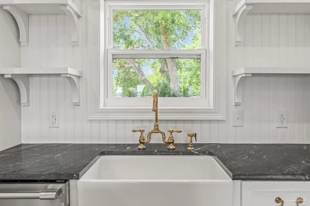 $725,000 | 7693 Petersen Point Road, Milton, FL 32583