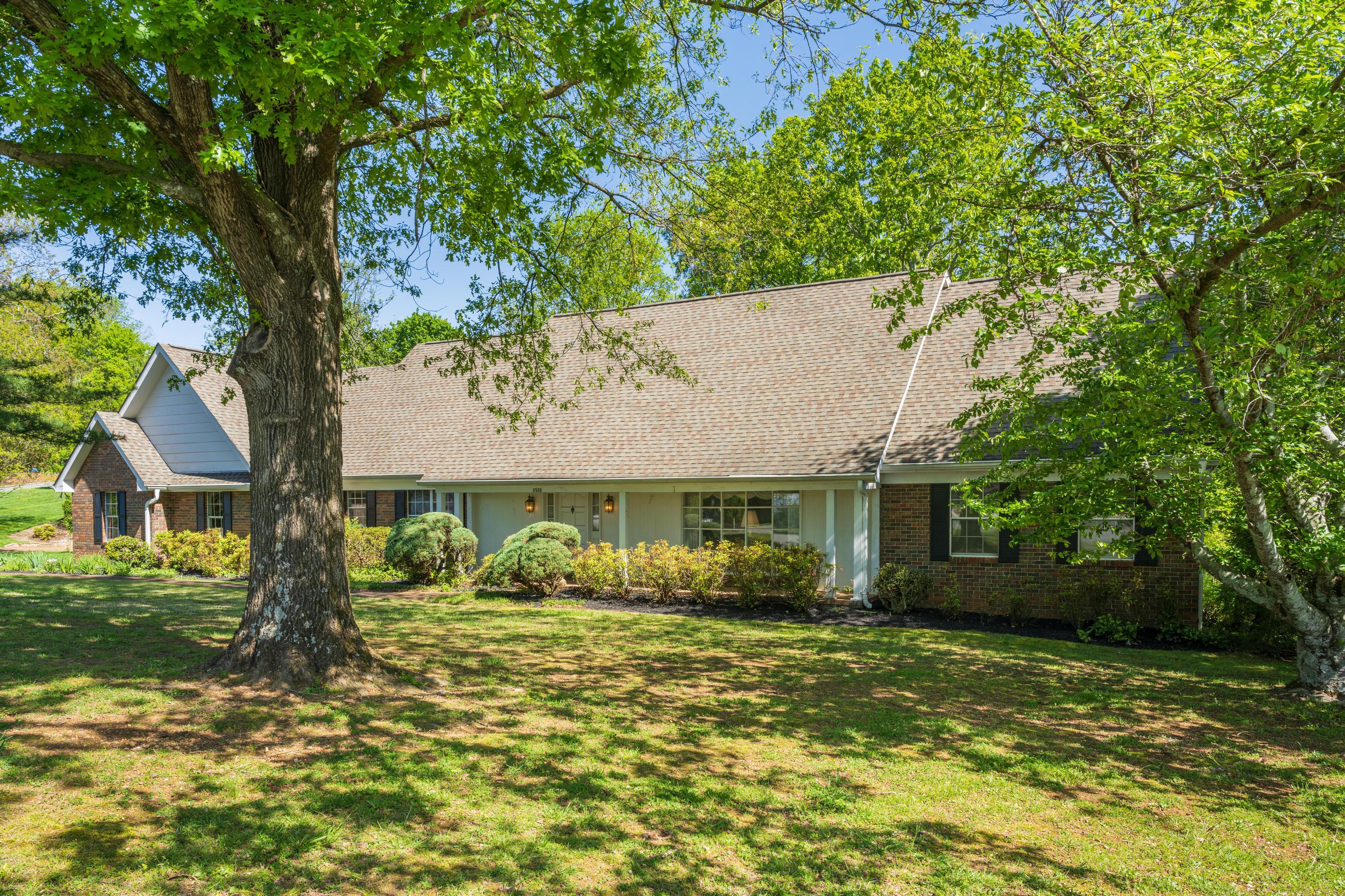 5320 Inlet View Lane Hixson, TN 37343 - Photo 3 of 41 2023_04_April_5320_Inlet_View_Ln_0003
