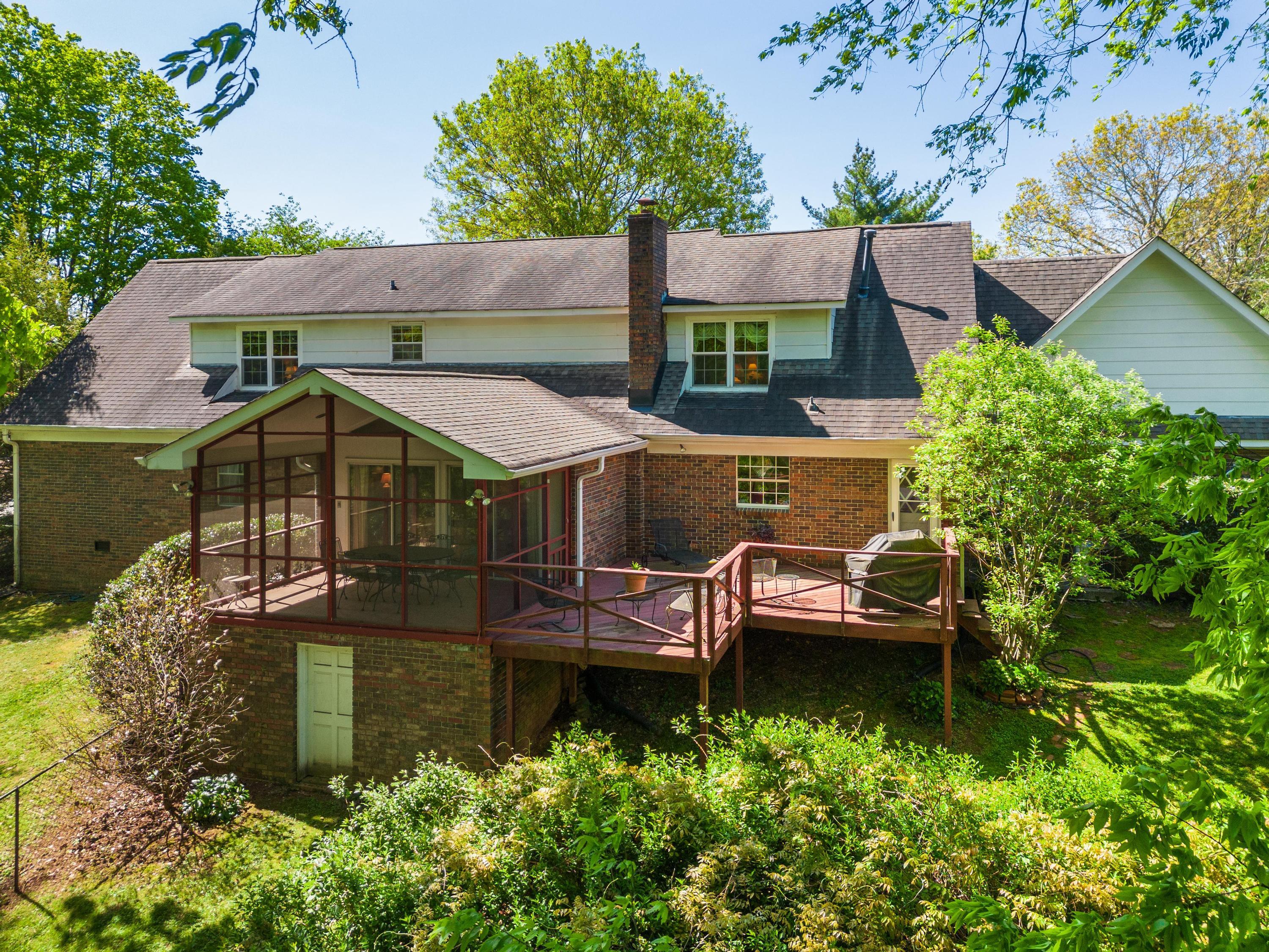 5320 Inlet View Lane Hixson, TN 37343 - Photo 6 of 41 2023_04_April_5320_Inlet_View_Ln_0006