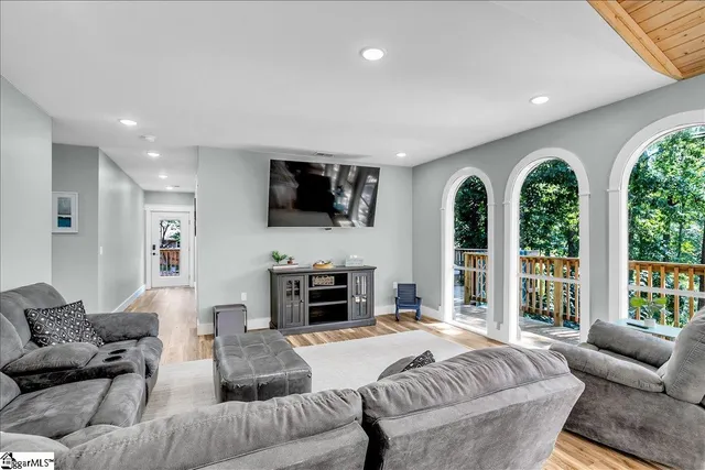 $689,900 | 111 Kenneth Drive, Anderson, SC 29626