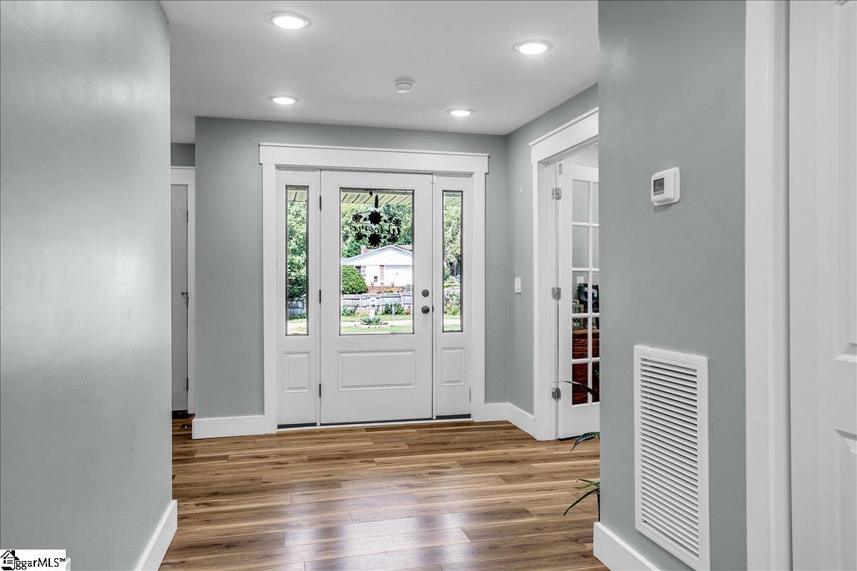 111 Kenneth Drive Anderson, SC 29626 - Photo 2 of 50