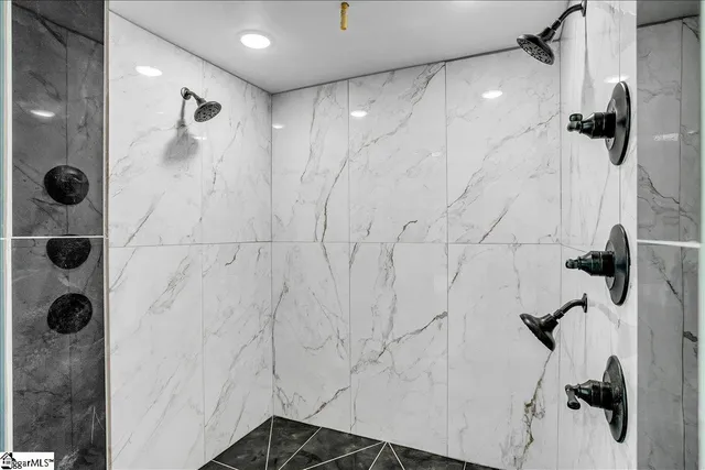 $689,900 | 111 Kenneth Drive, Anderson, SC 29626