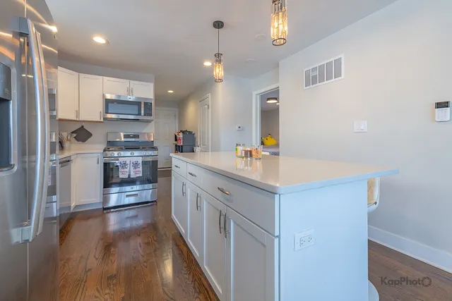 $389,000 | 1615 North 79th Avenue, Elmwood Park, IL 60707