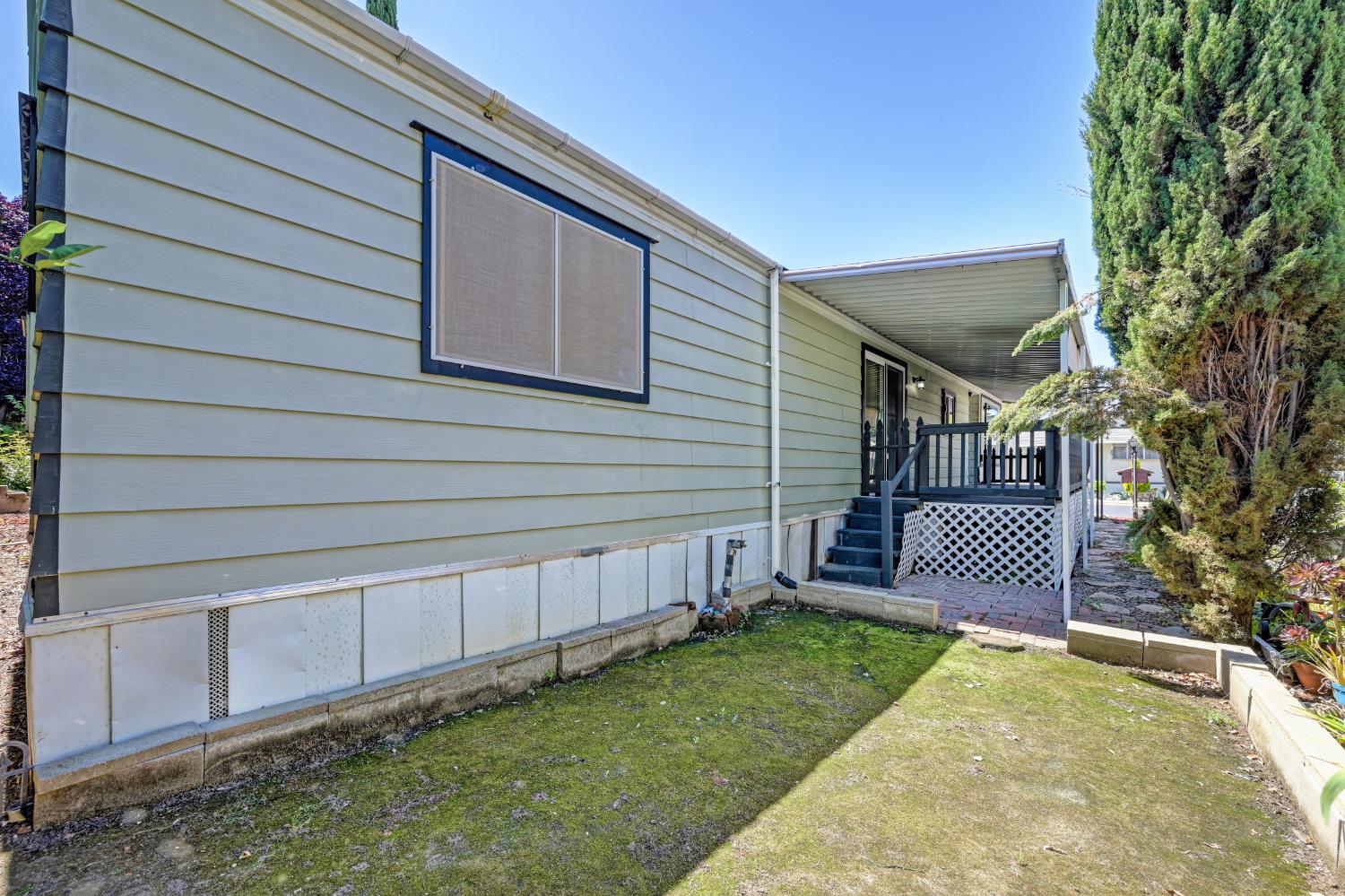 4237 Pinewood Street Rocklin, CA 95677 - Photo 40 of 54 a view of back yard of the house