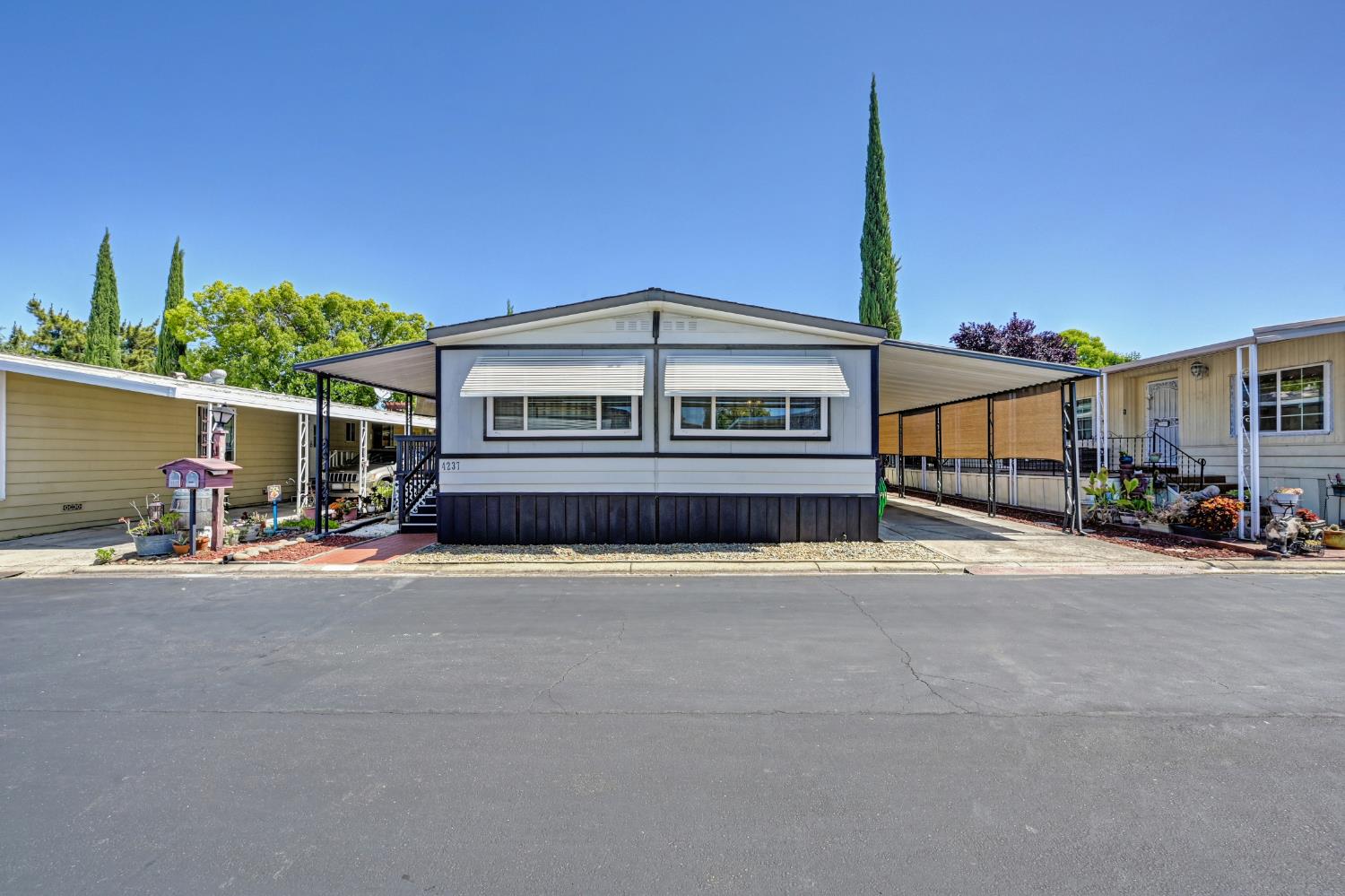 4237 Pinewood Street Rocklin, CA 95677 - Photo 8 of 54