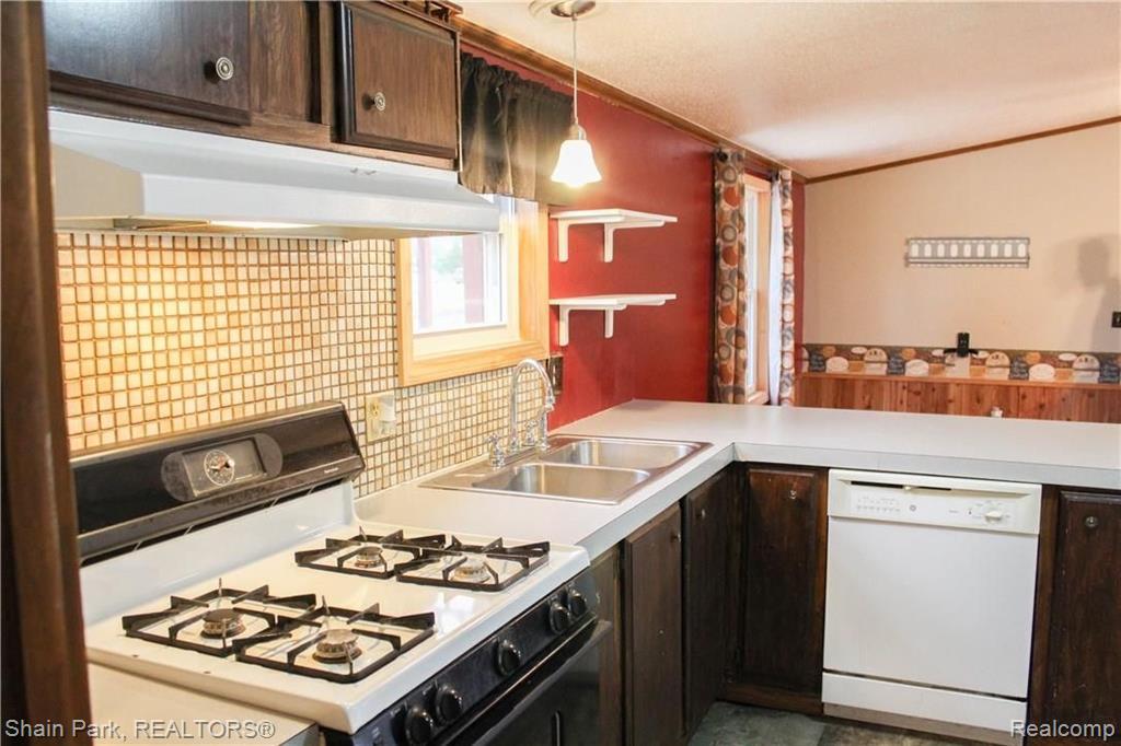 14676 Bryce Road Capac, MI 48014 - Photo 12 of 30