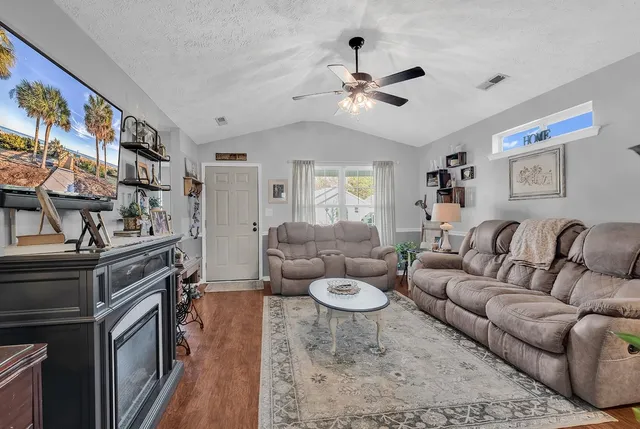 $274,500 | 1010 Autumn Drive, Murrells Inlet, SC 29576