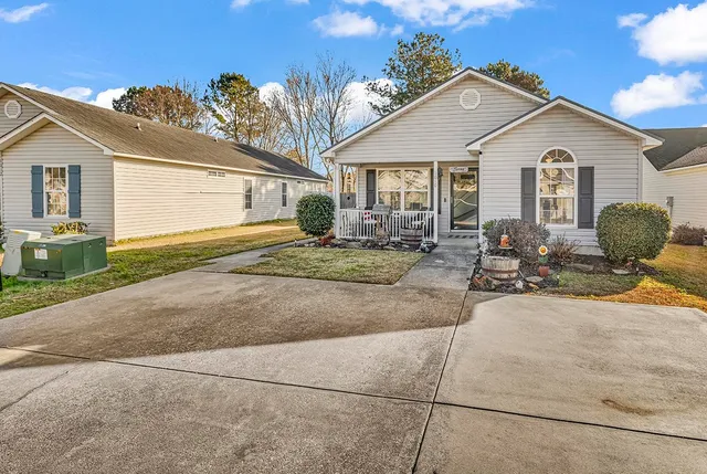 $274,500 | 1010 Autumn Drive, Murrells Inlet, SC 29576