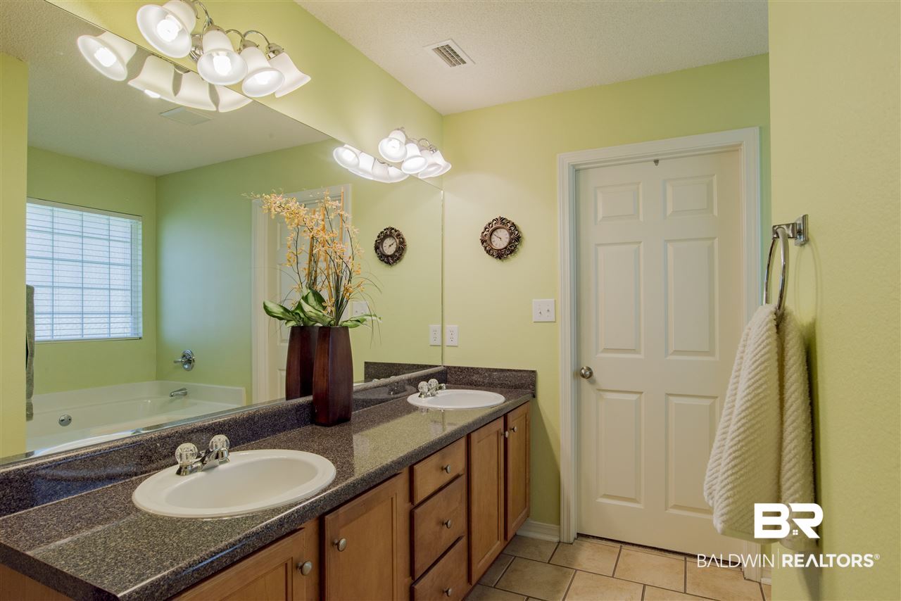 319 Manchester Lane Foley, AL 36535 - Photo 23 of 33