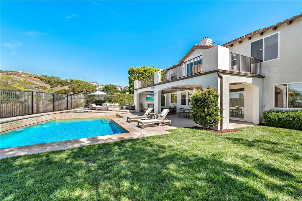 37 Oak View Drive Aliso Viejo, CA 92656 - Photo 39 of 46 a view of a house with swimming pool and sitting area