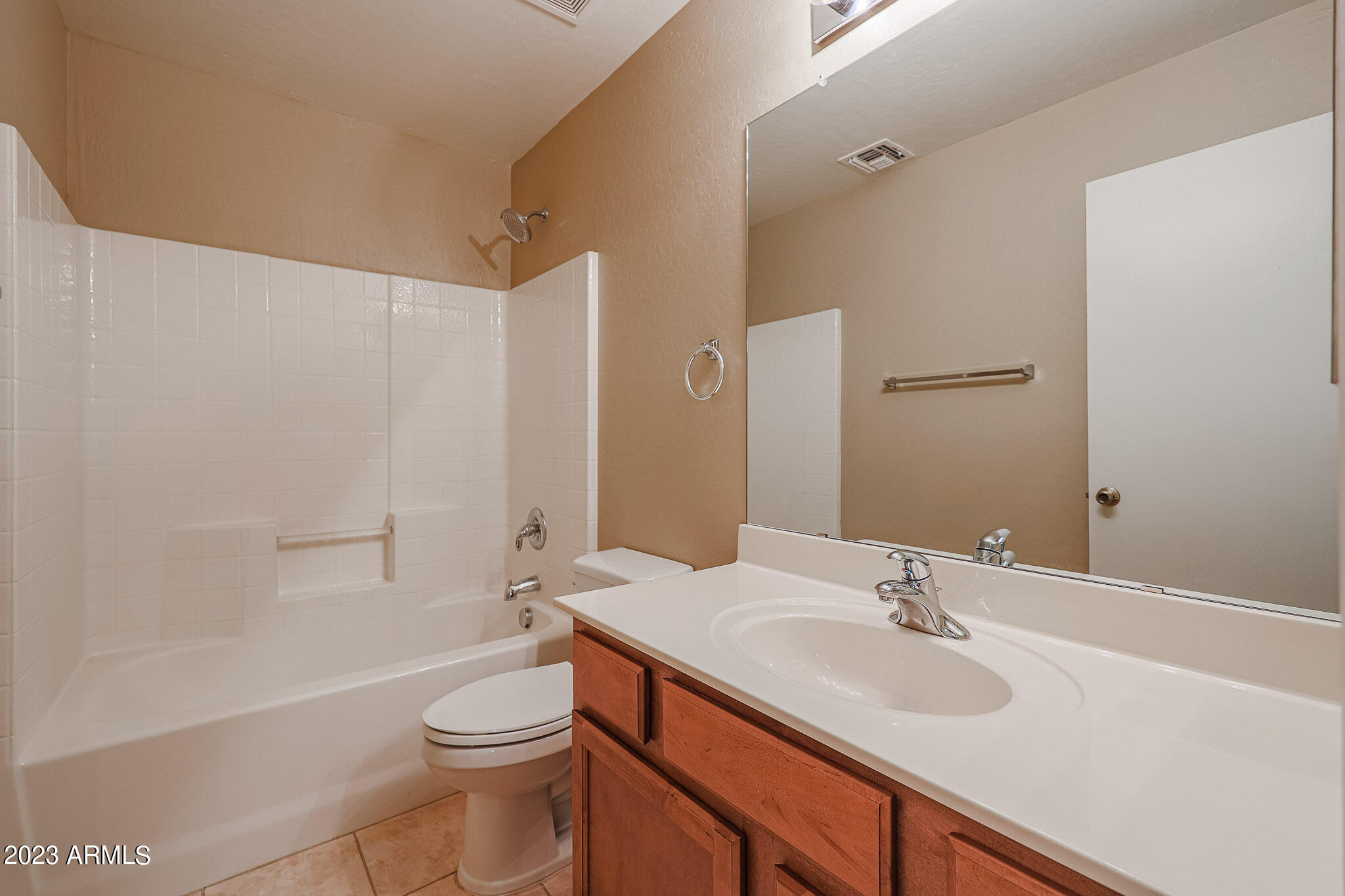3714 West Carter Road Phoenix, AZ 85041 - Photo 20 of 26 B (17)