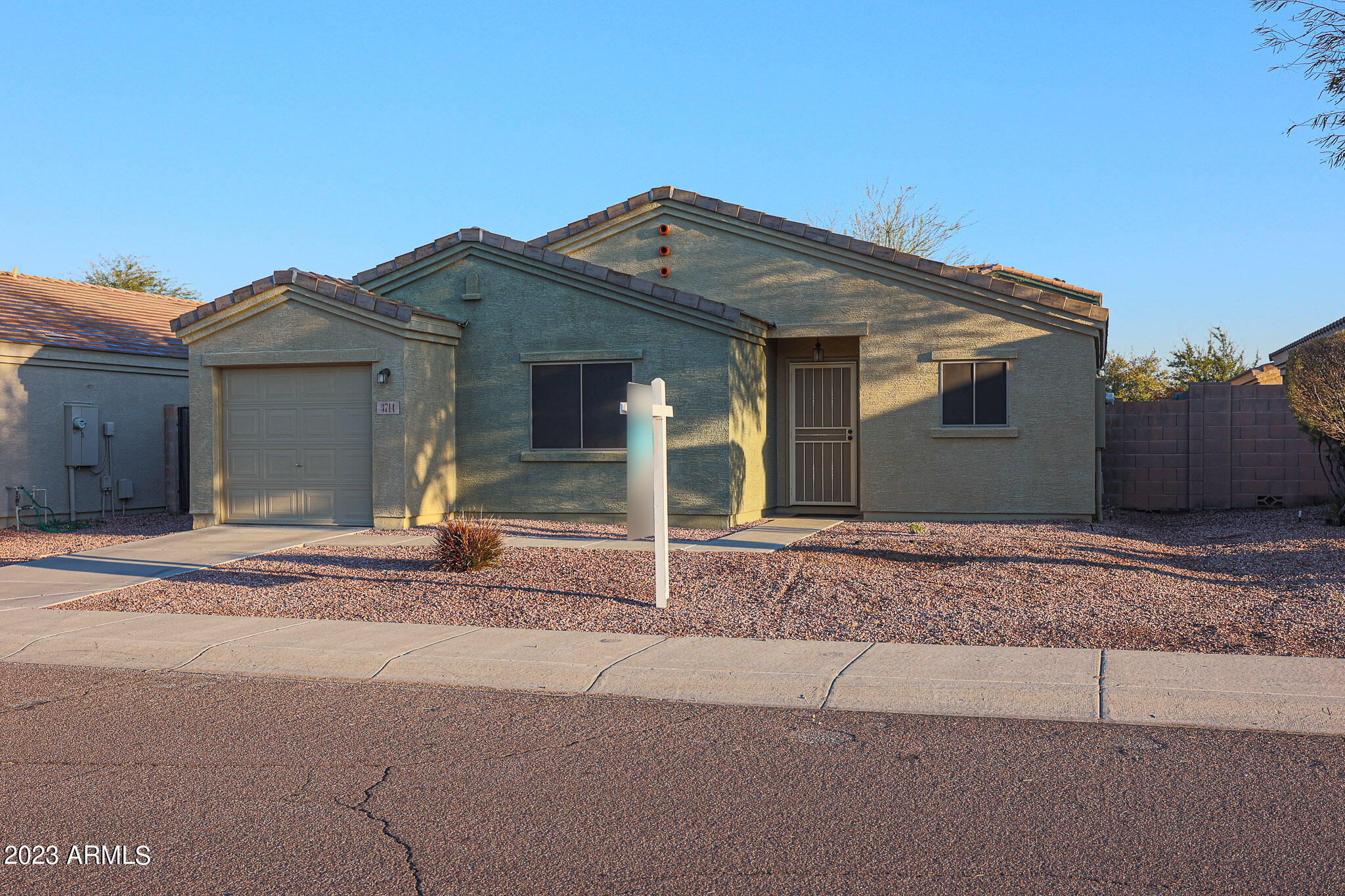 3714 West Carter Road Phoenix, AZ 85041 - Photo 2 of 26 A (1)