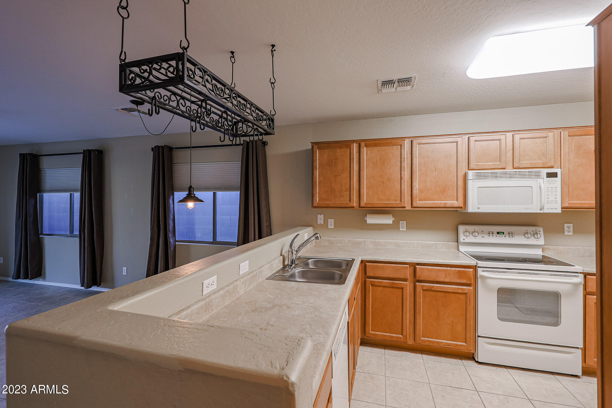 3714 West Carter Road Phoenix, AZ 85041 - Photo 7 of 26 B (4)