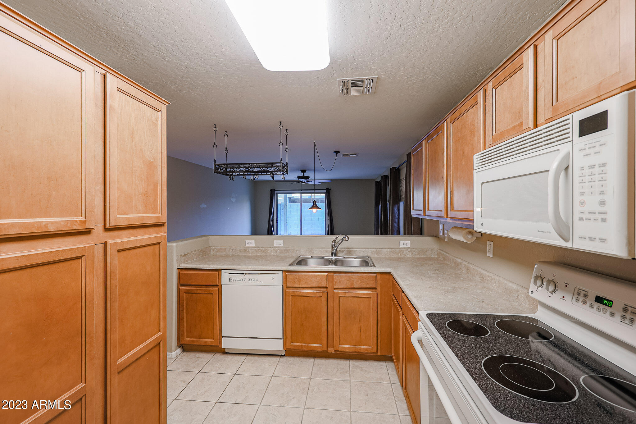 3714 West Carter Road Phoenix, AZ 85041 - Photo 8 of 26 B (5)