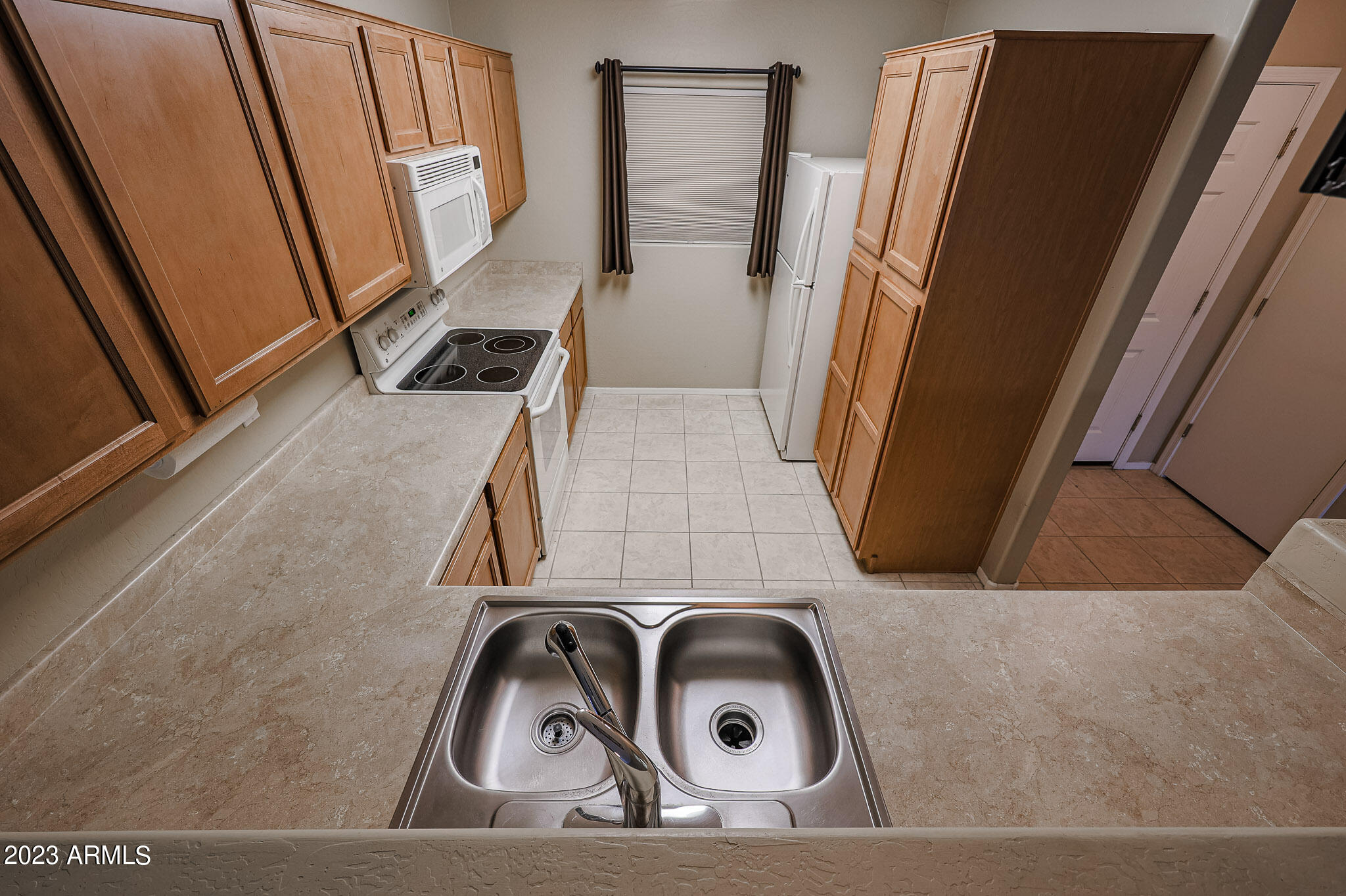 3714 West Carter Road Phoenix, AZ 85041 - Photo 9 of 26 B (6)