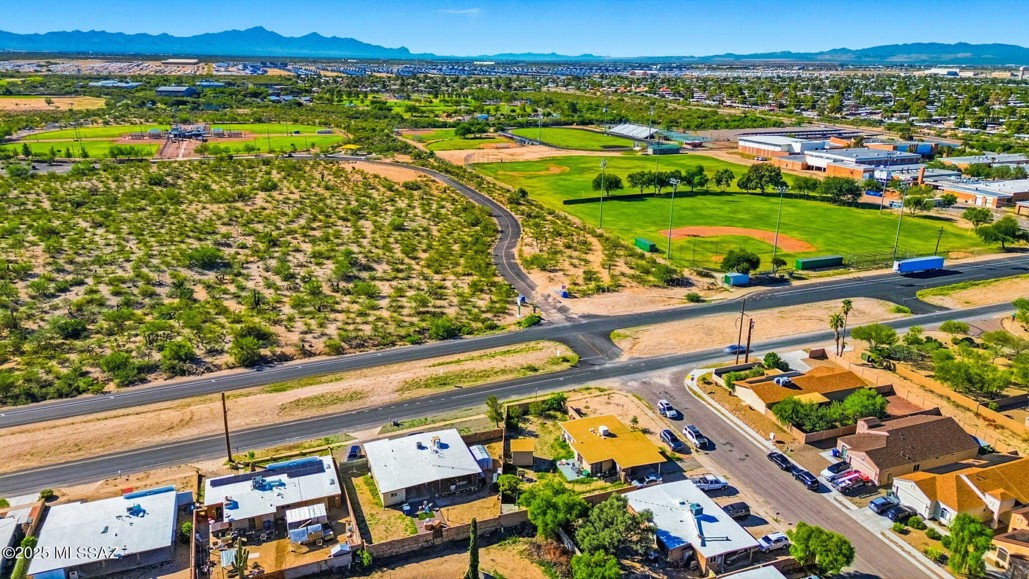 8135 East Escalante Road Tucson, AZ 85730 - Photo 13 of 40 13-web-or-mls-photo-235