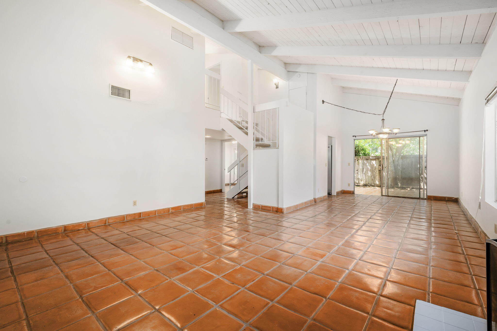 31 North San Marcos Road, Unit B Santa Barbara, CA 93111 - Photo 5 of 18 Living & Dining Room